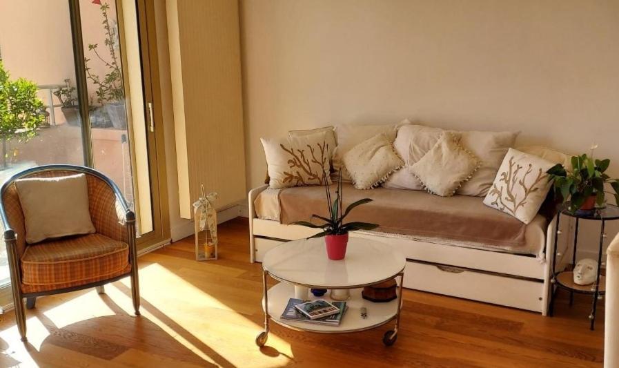 Chambre Lit 2 Personnes Dans Appartement Du Logeur Mandelieu Εξωτερικό φωτογραφία