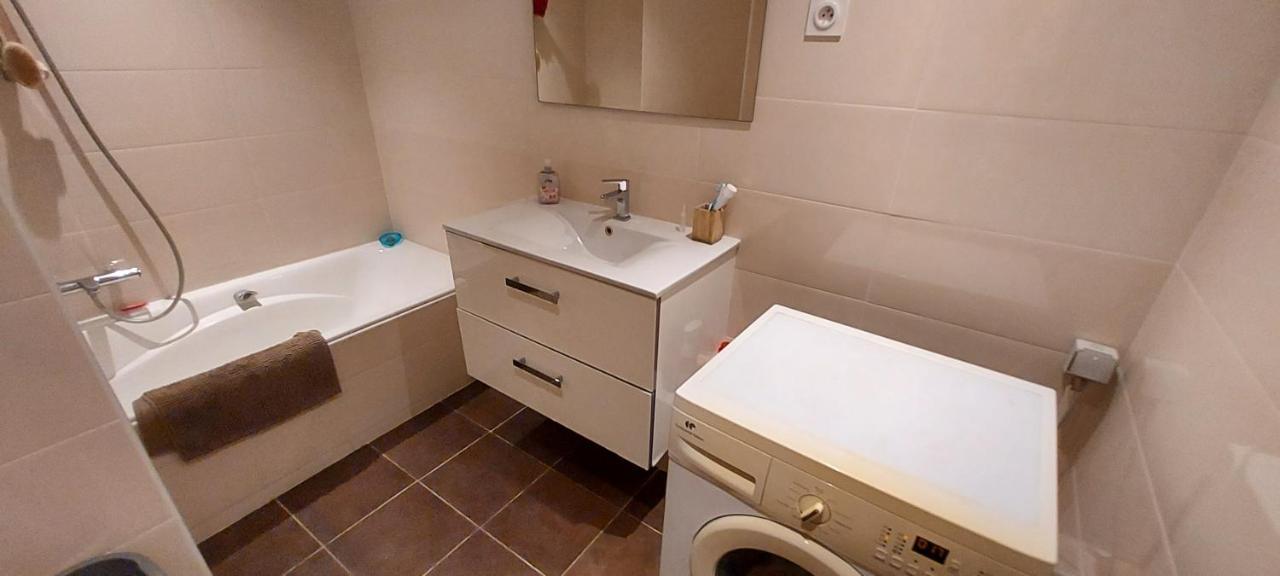 Chambre Lit 2 Personnes Dans Appartement Du Logeur Mandelieu Εξωτερικό φωτογραφία