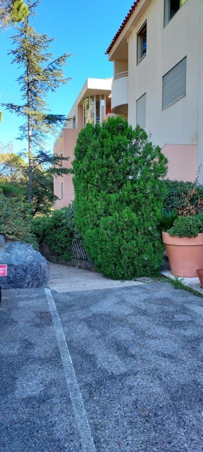 Chambre Lit 2 Personnes Dans Appartement Du Logeur Mandelieu Εξωτερικό φωτογραφία