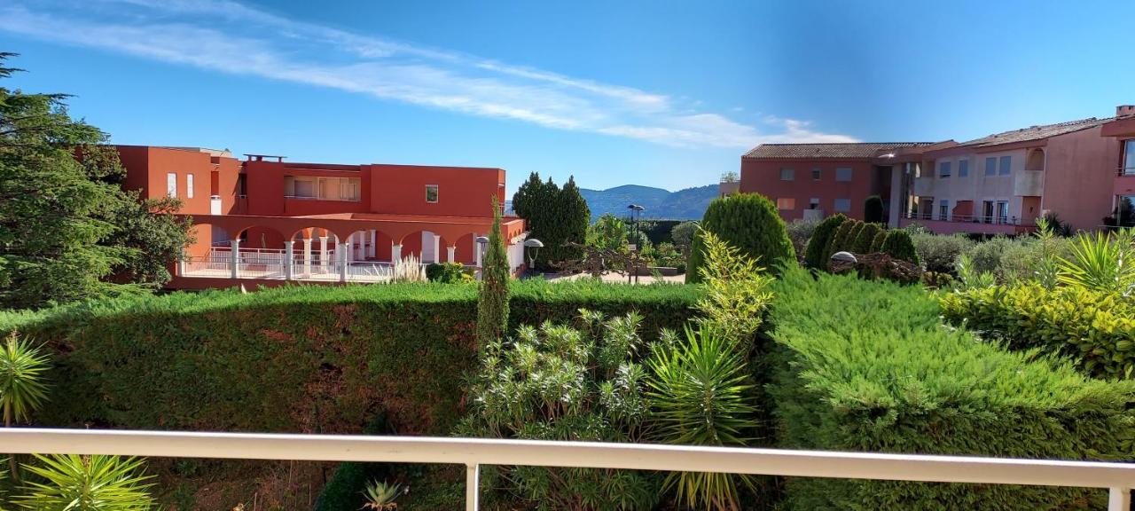 Chambre Lit 2 Personnes Dans Appartement Du Logeur Mandelieu Εξωτερικό φωτογραφία